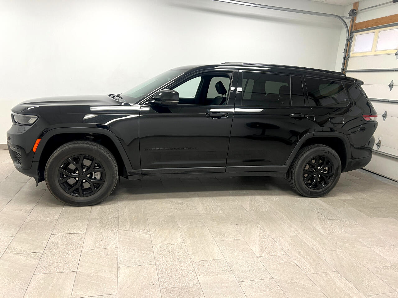 Jeep Grand Cherokee L Altitude 4x4 2024 Jeep Grand Cherokee L Altitude 4x4 2024