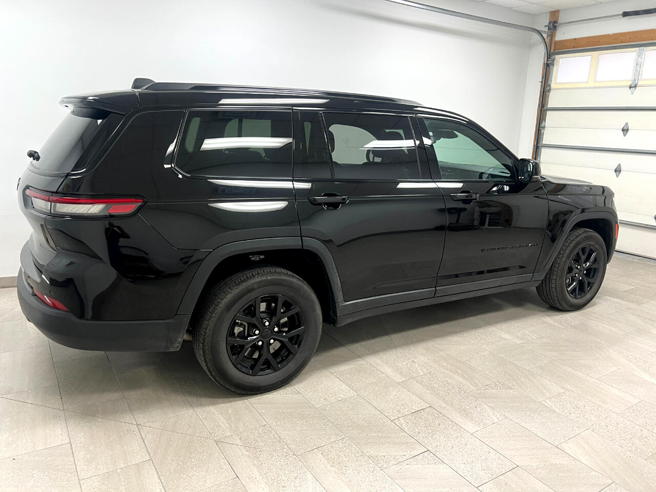 Jeep Grand Cherokee L Altitude 4x4 2024 Jeep Grand Cherokee L Altitude 4x4 2024