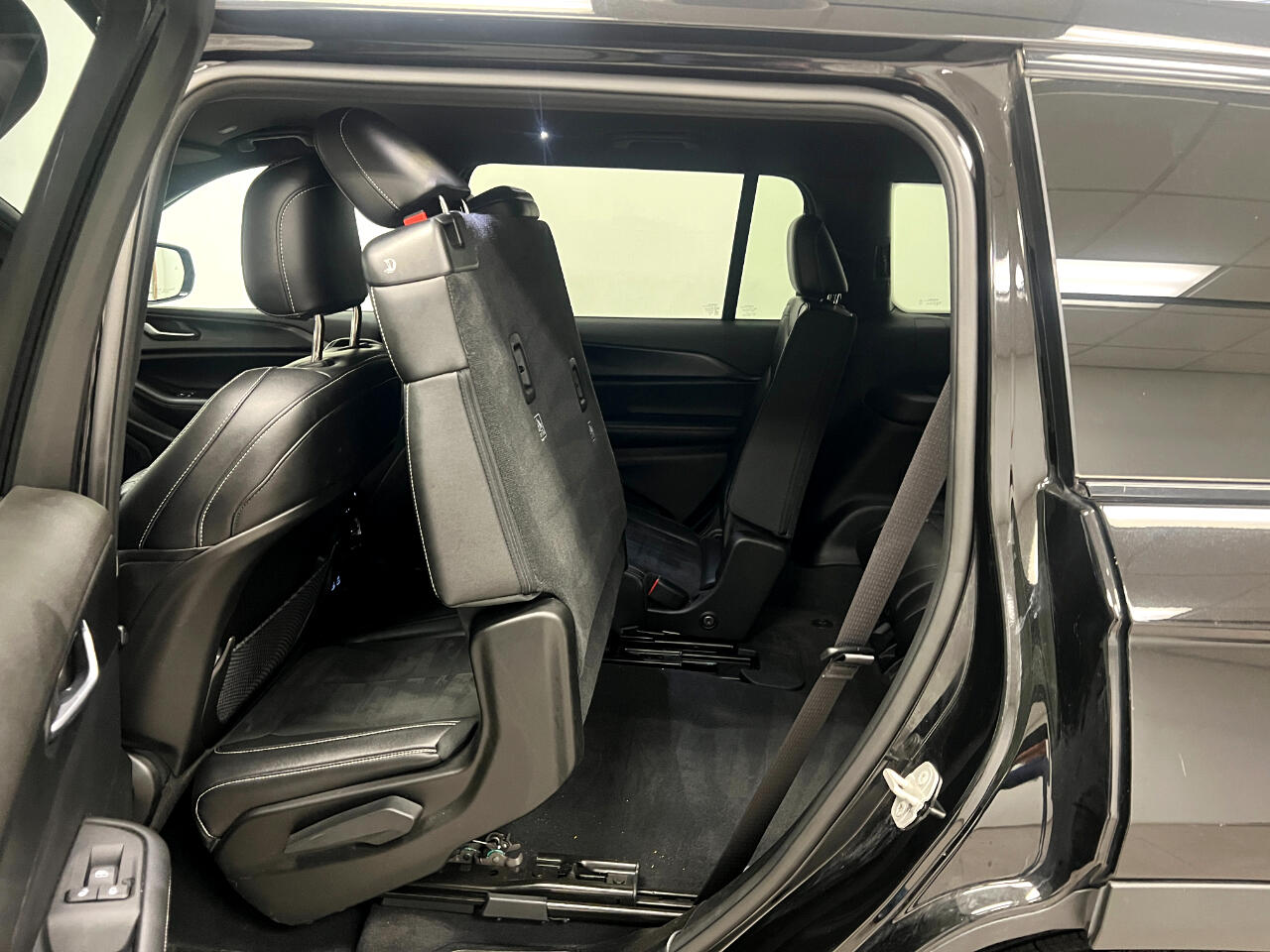 Jeep Grand Cherokee L Altitude 4x4 2024 Jeep Grand Cherokee L Altitude 4x4 2024