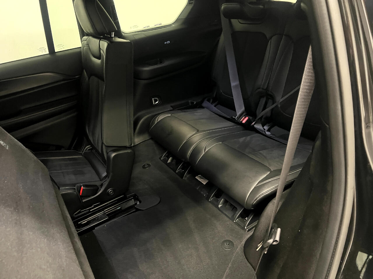 Jeep Grand Cherokee L Altitude 4x4 2024 Jeep Grand Cherokee L Altitude 4x4 2024