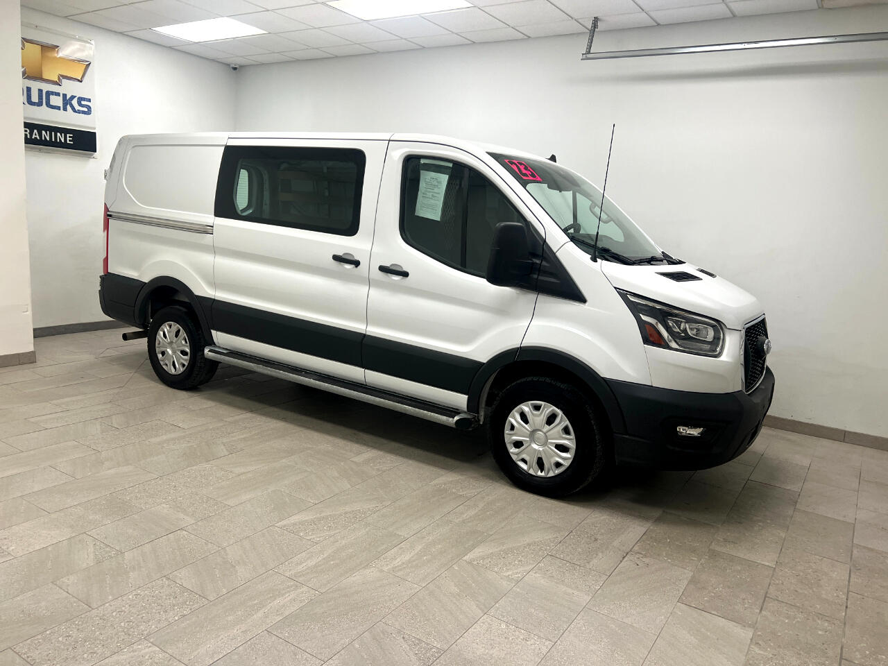 Ford Transit Cargo Van T-250 130" Low Rf 9070 GVWR RWD 2023 Ford Transit Cargo Van T-250 130" Low Rf 9070 GVWR RWD 2023