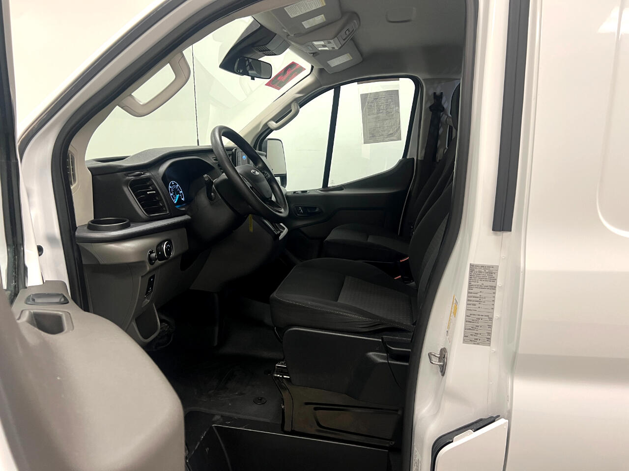 Ford Transit Cargo Van T-250 130" Low Rf 9070 GVWR RWD 2023 Ford Transit Cargo Van T-250 130" Low Rf 9070 GVWR RWD 2023