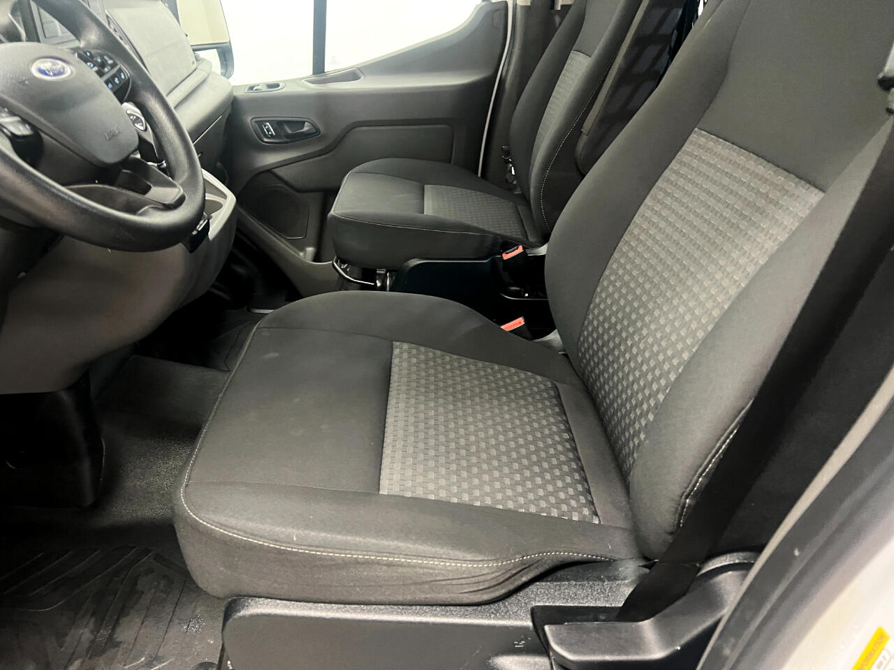 Ford Transit Cargo Van T-250 130" Low Rf 9070 GVWR RWD 2023 Ford Transit Cargo Van T-250 130" Low Rf 9070 GVWR RWD 2023