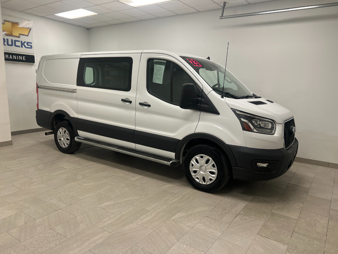 Ford Transit Cargo Van T-250 130" Low Rf 9070 GVWR RWD 2023 Ford Transit Cargo Van T-250 130" Low Rf 9070 GVWR RWD 2023