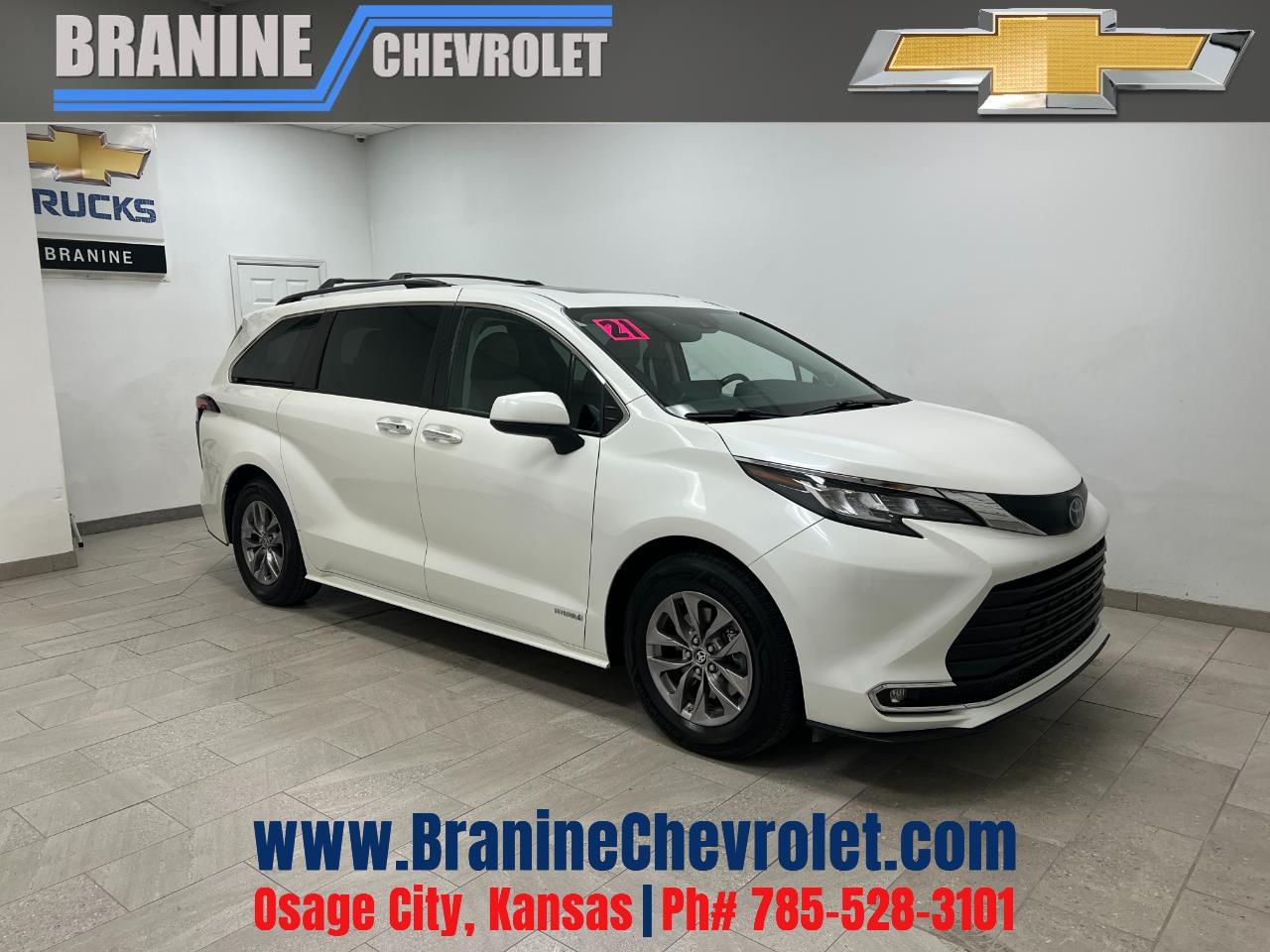 2021 Toyota Sienna XLE FWD 8-Passenger (Natl)