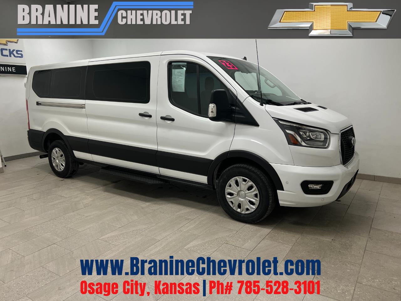 2023 Ford Transit Passenger Wagon T-350 148" Low Roof XLT RWD