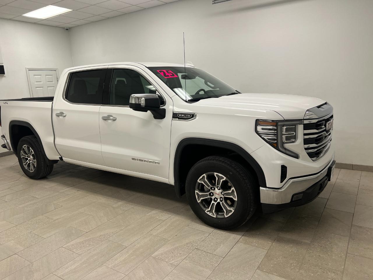 2025 GMC Sierra 1500 4WD Crew Cab 147" SLT