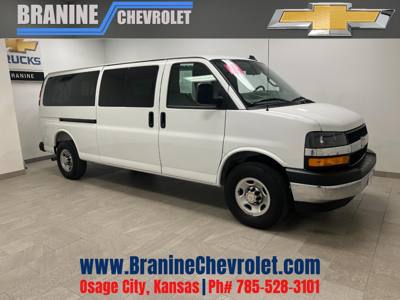 2025 Chevrolet Express Passenger RWD 3500 155" LT