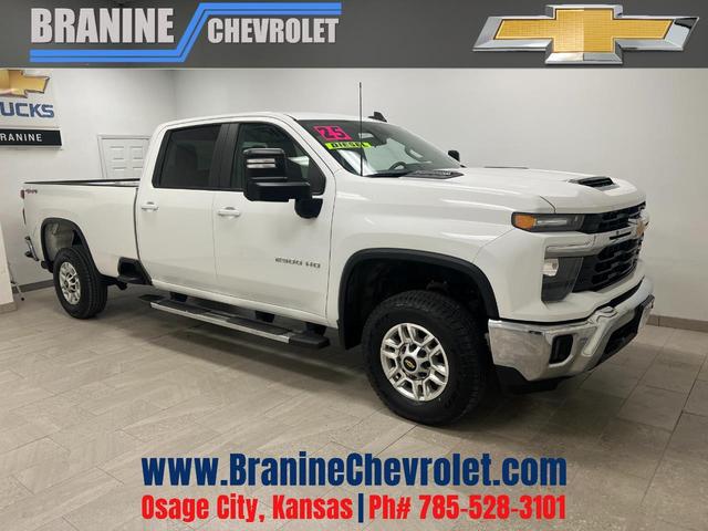 White 2025 Chevrolet Silverado 2500HD LT Crew Cab 4WD Pickup Truck Four-Wheel Drive Automatic