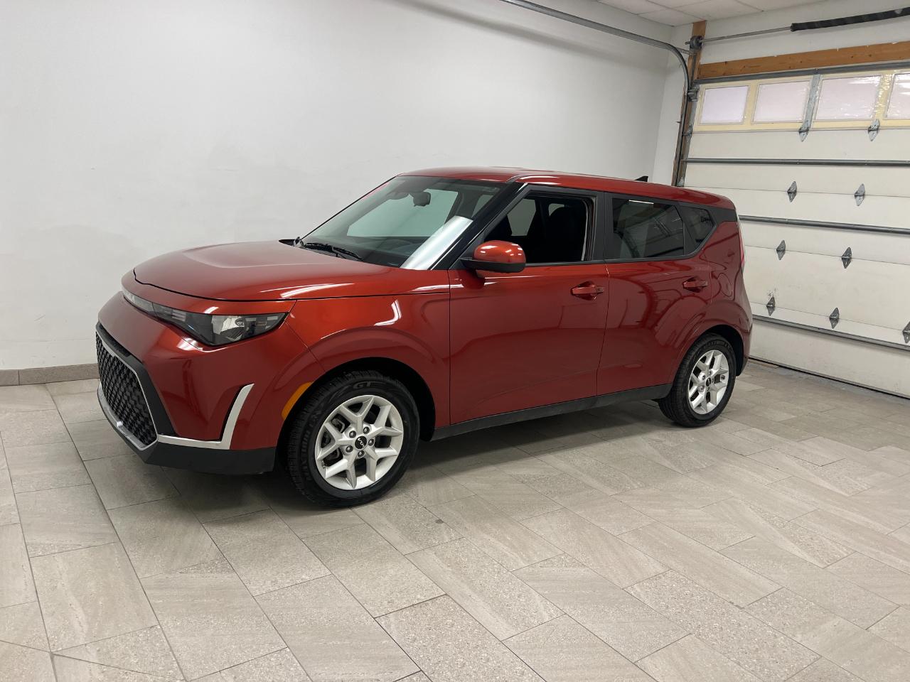 Used 2023 Kia Soul S with VIN KNDJ23AU0P7889305 for sale in Kansas City