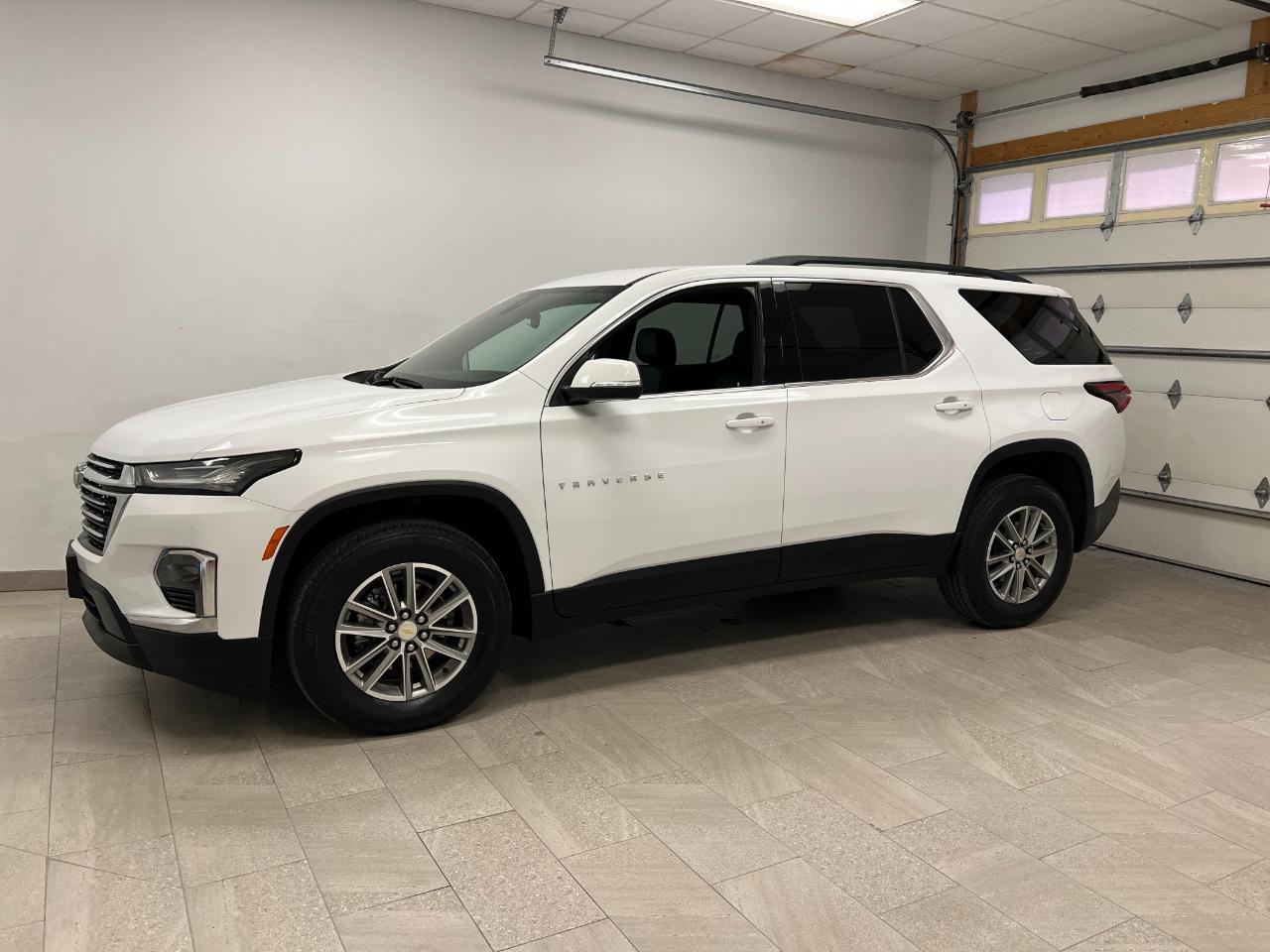 Used 2023 Chevrolet Traverse 3LT with VIN 1GNERHKW8PJ203709 for sale in Kansas City