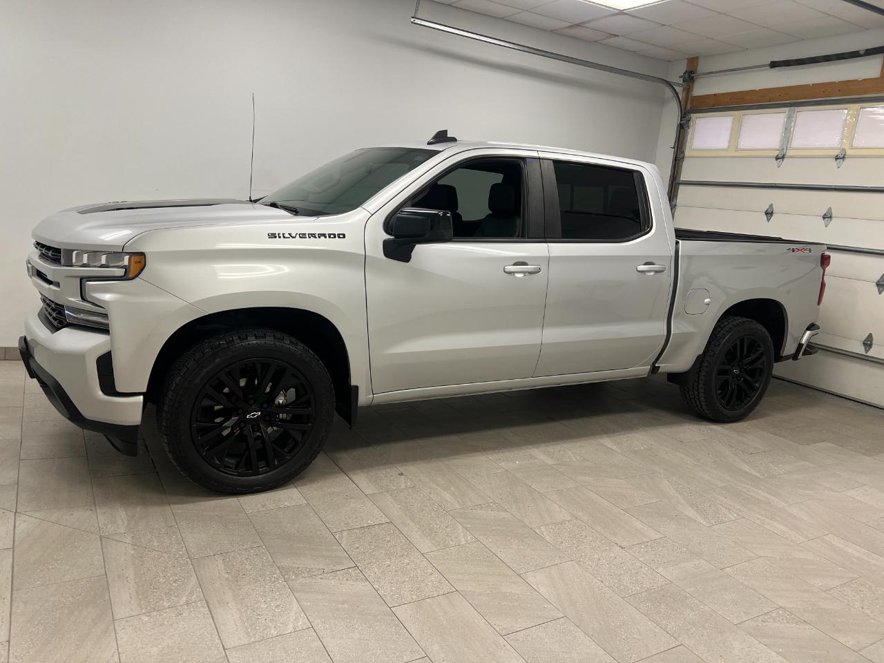 Used 2021 Chevrolet Silverado 1500 RST with VIN 1GCUYEEL7MZ343979 for sale in Kansas City