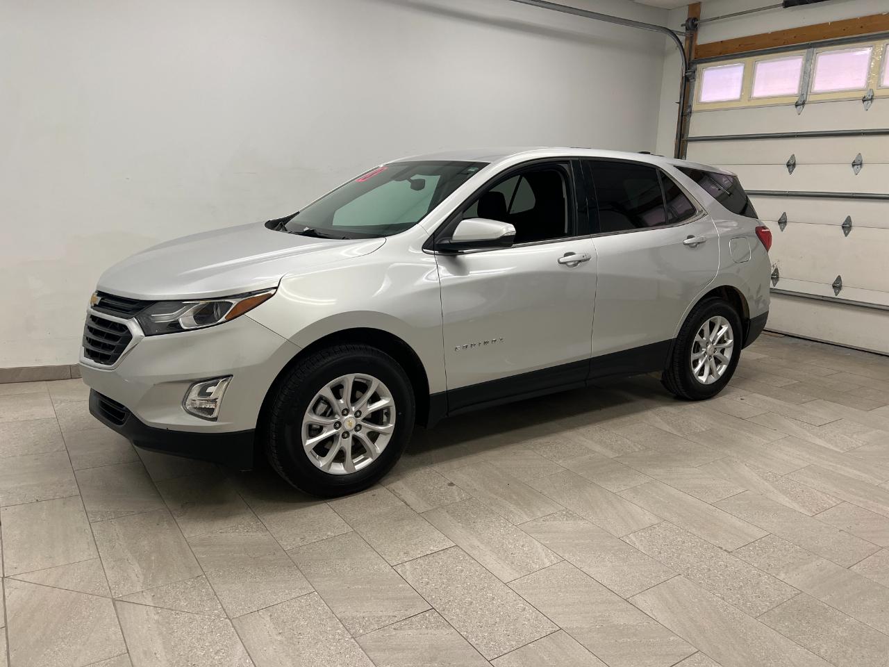Used 2018 Chevrolet Equinox LT with VIN 3GNAXJEV9JS500332 for sale in Kansas City