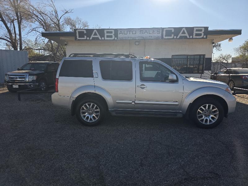 Nissan Pathfinder SE 2WD 2008