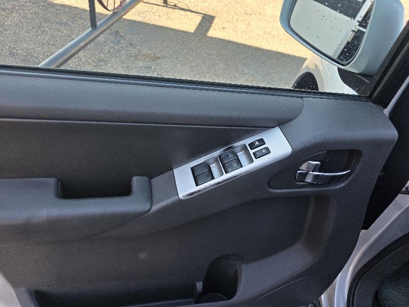 Nissan Pathfinder SE 2WD 2008