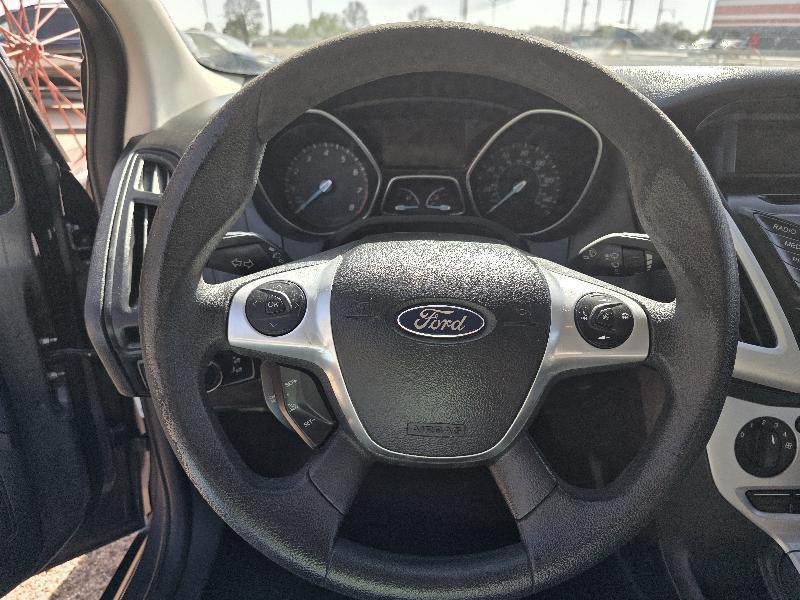 Ford Focus SE Sedan 2014