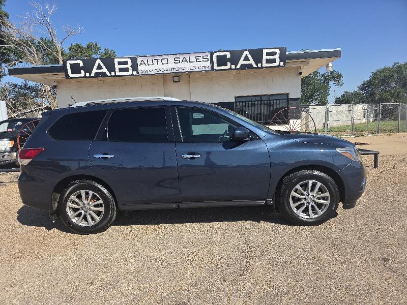 Nissan Pathfinder SV 2WD 2015