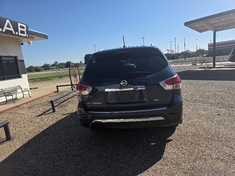 Nissan Pathfinder SV 2WD 2015