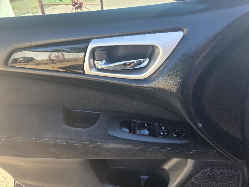 Nissan Pathfinder SV 2WD 2015