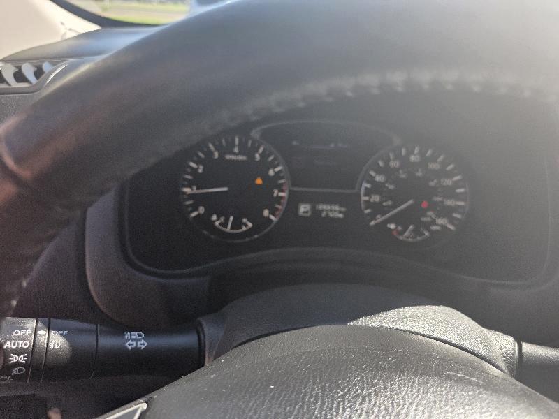 Nissan Pathfinder SV 2WD 2015