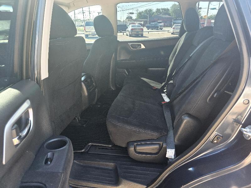 Nissan Pathfinder SV 2WD 2015