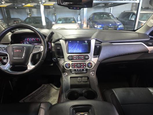 GMC Yukon XL SLT 1/2 Ton 4WD 2015