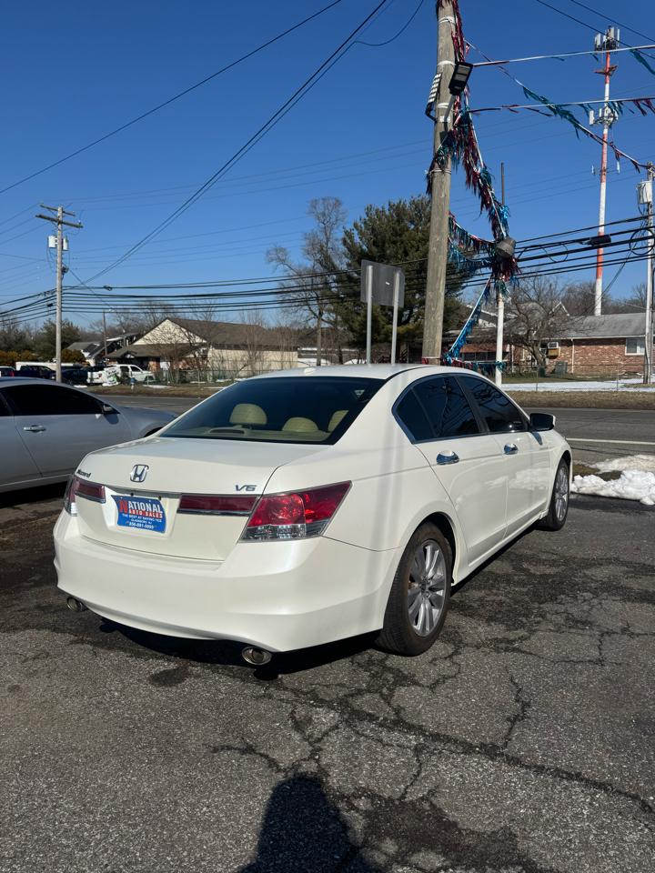 Honda Accord EX-L V-6 Sedan AT 2011