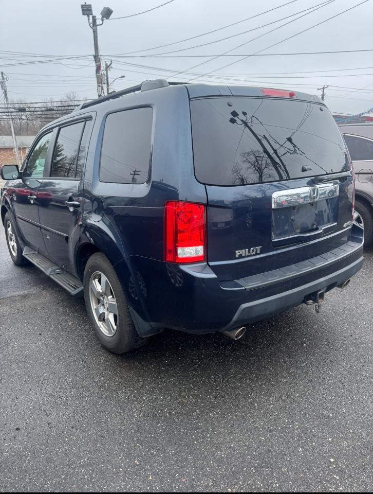 Honda Pilot EX-L 4WD 5-Spd AT with Navigation 2011