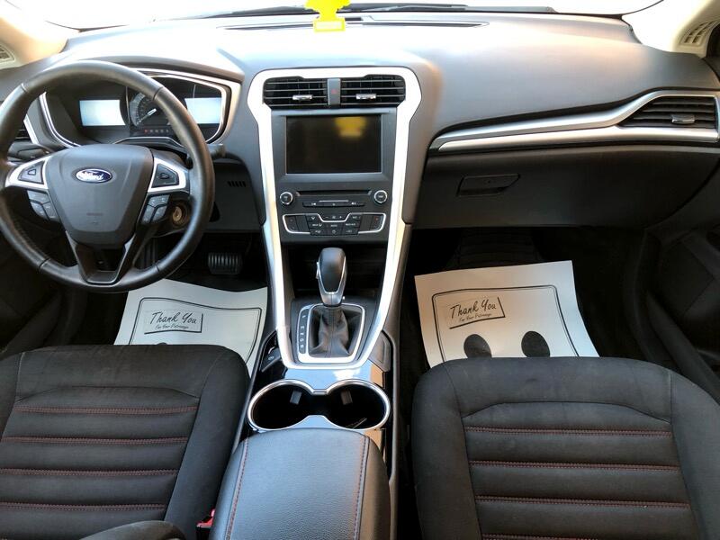 Ford Fusion 4dr Sdn I4 SE 2016 Ford Fusion 4dr Sdn I4 SE 2016