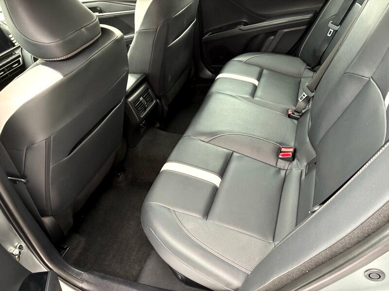 Toyota Camry Hybrid SE 2025