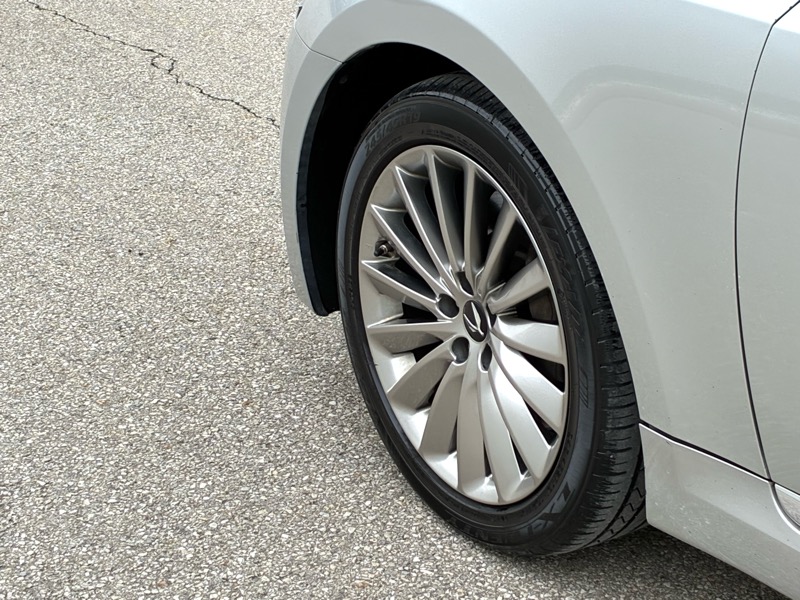 Hyundai Equus Signature 4D Sedan 2014