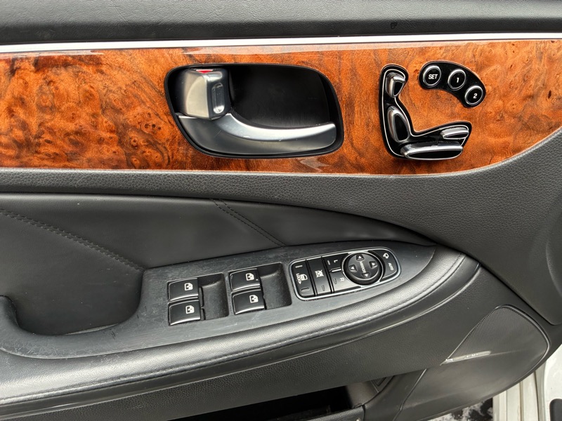 Hyundai Equus Signature 4D Sedan 2014