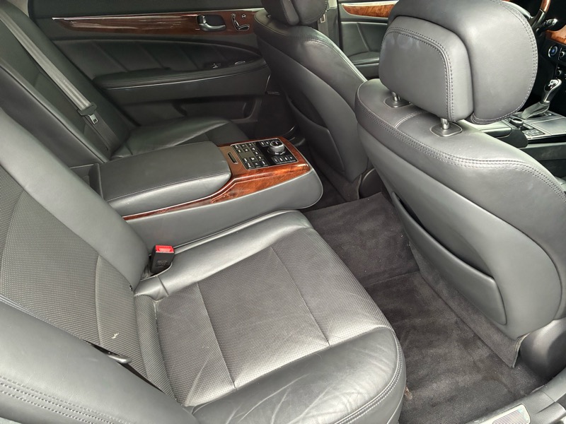 Hyundai Equus Signature 4D Sedan 2014