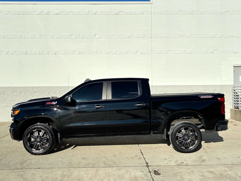 Chevrolet Silverado 1500 Trail Boss Custom Crew Cab 4WD 2022