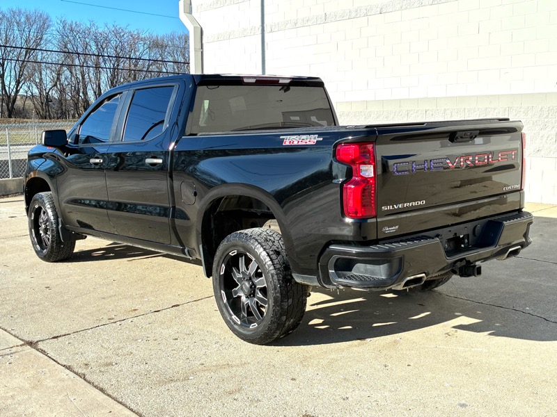 Chevrolet Silverado 1500 Trail Boss Custom Crew Cab 4WD 2022