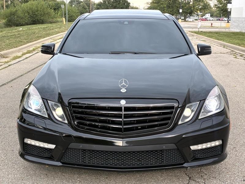 Mercedes-Benz E-Class 4dr Sdn 6.3L AMG RWD 2010