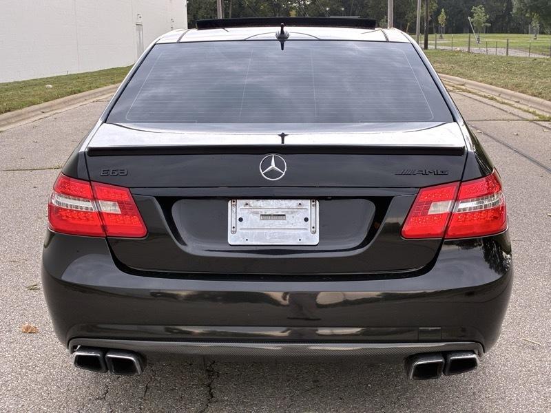 Mercedes-Benz E-Class 4dr Sdn 6.3L AMG RWD 2010