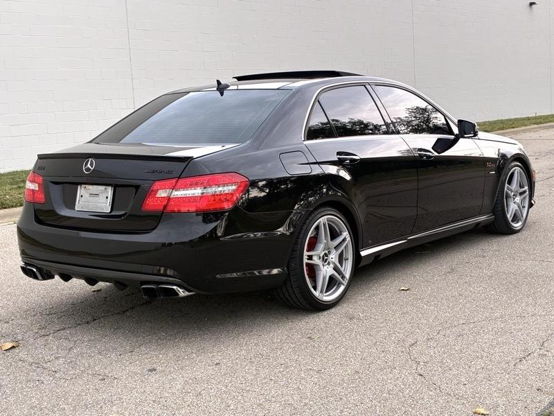 Mercedes-Benz E-Class 4dr Sdn 6.3L AMG RWD 2010