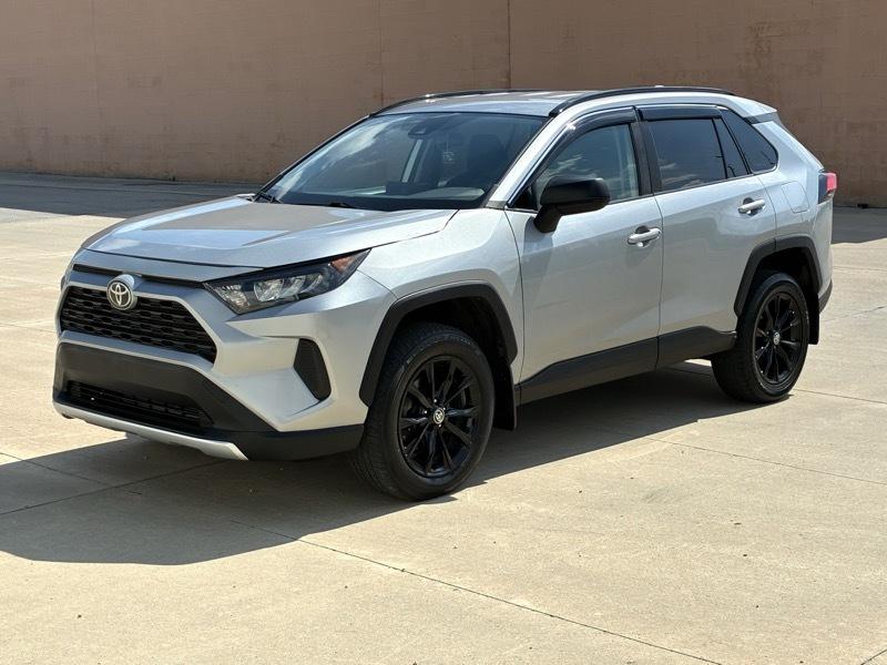Toyota RAV4 LE 2021