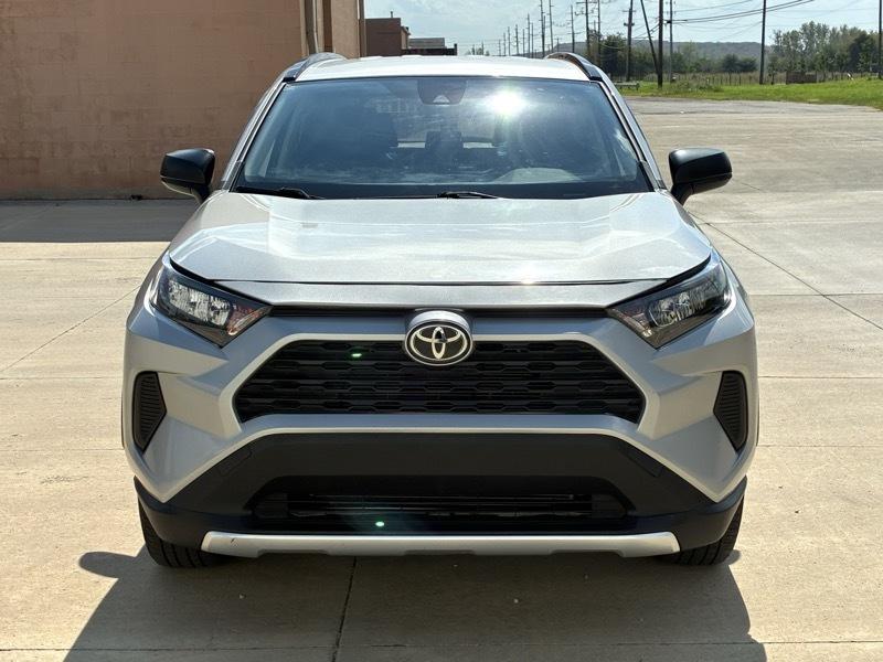 Toyota RAV4 LE 2021