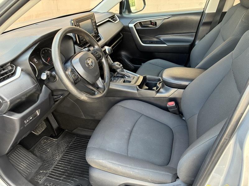 Toyota RAV4 LE 2021