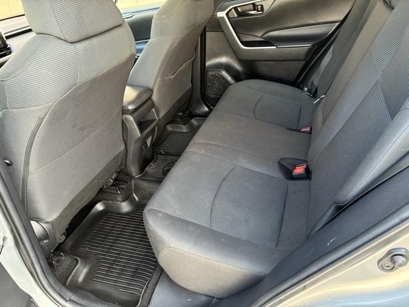 Toyota RAV4 LE 2021