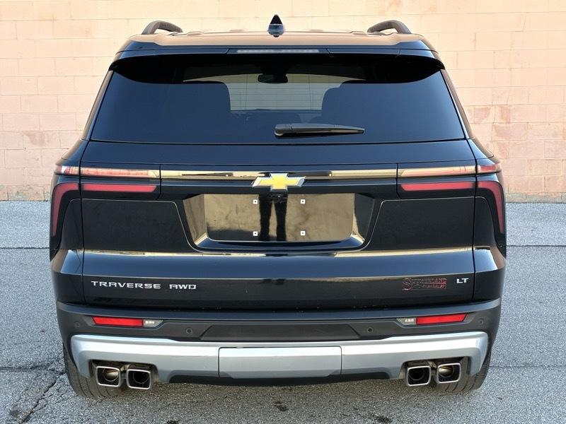Chevrolet Traverse LT 4D SUV AWD 2024