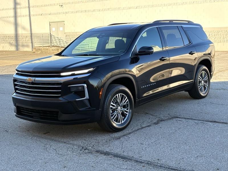 Chevrolet Traverse LT 4D SUV AWD 2024