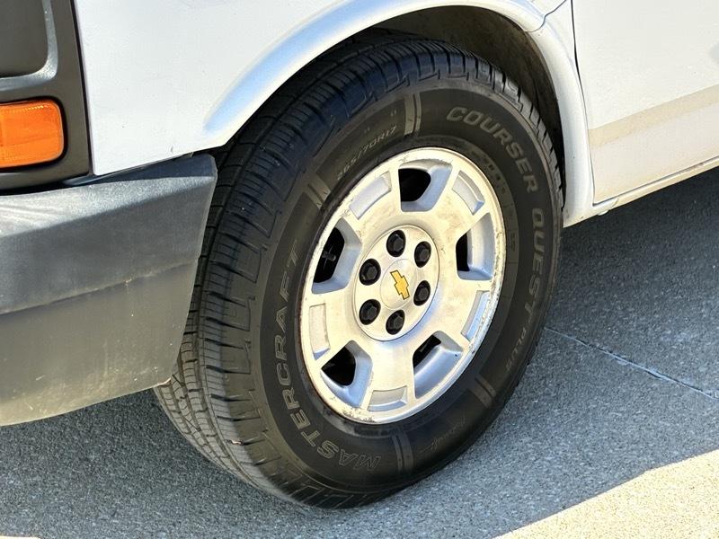 Chevrolet Express Van 1500 135" WB 2013