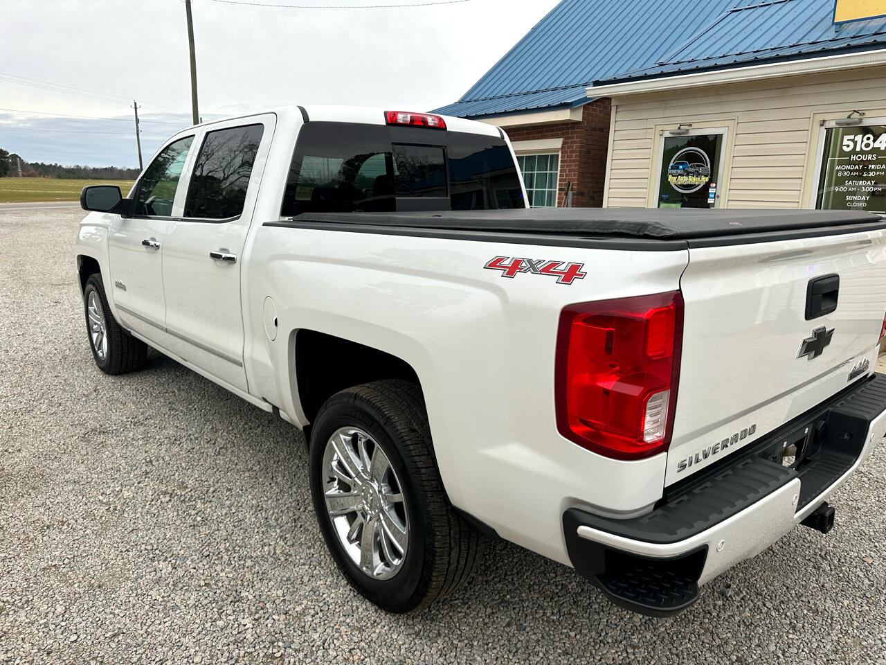 Chevrolet Silverado 1500 High Country Crew Cab Short Box 4WD 2017