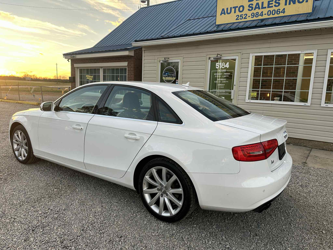 Audi A4 2.0T Sedan quattro Tiptronic 2013