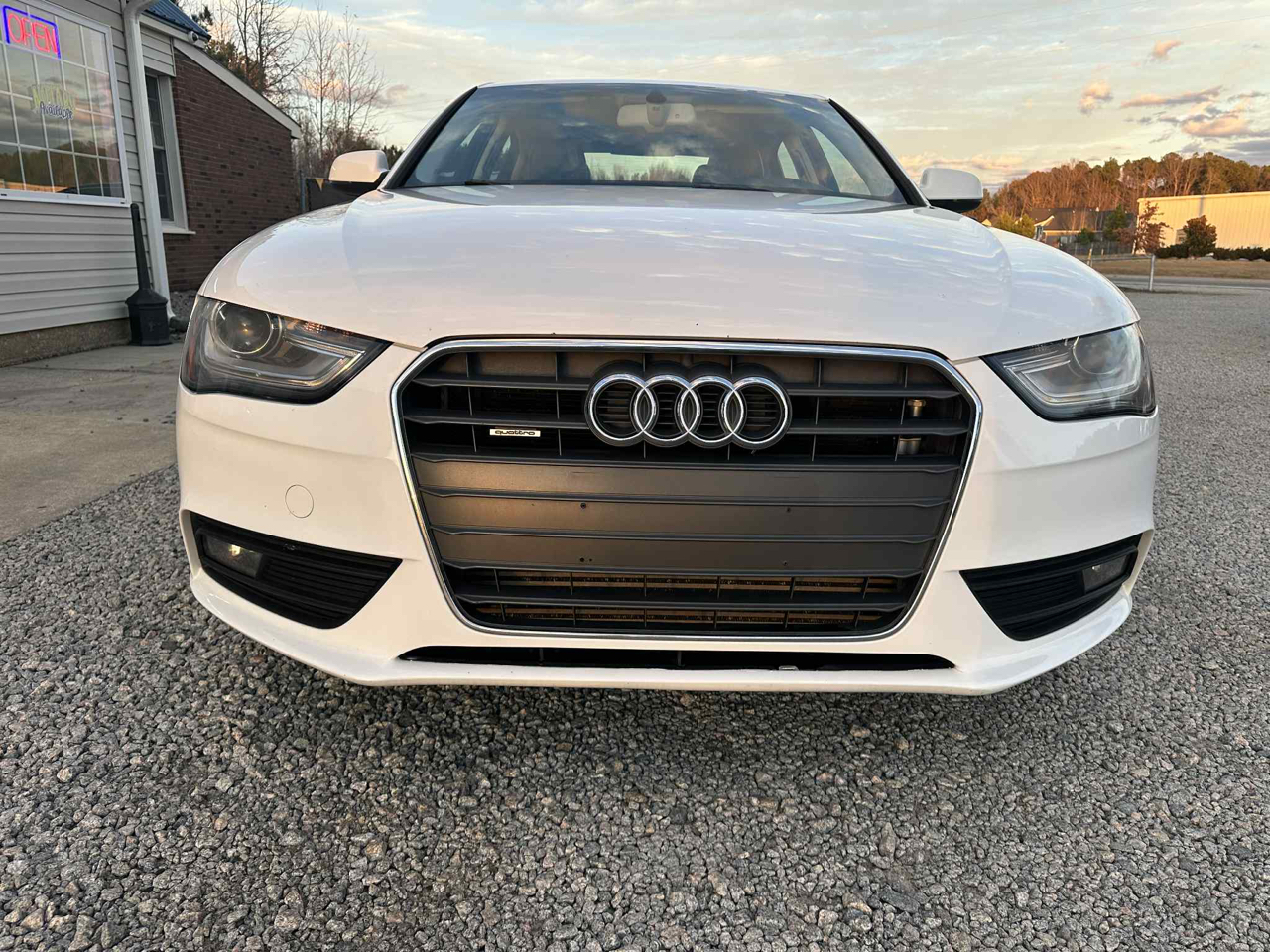 Audi A4 2.0T Sedan quattro Tiptronic 2013