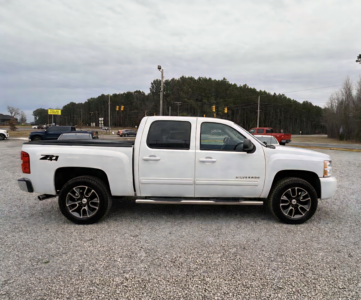 Chevrolet Silverado 1500 LT Crew Cab 4WD 2011