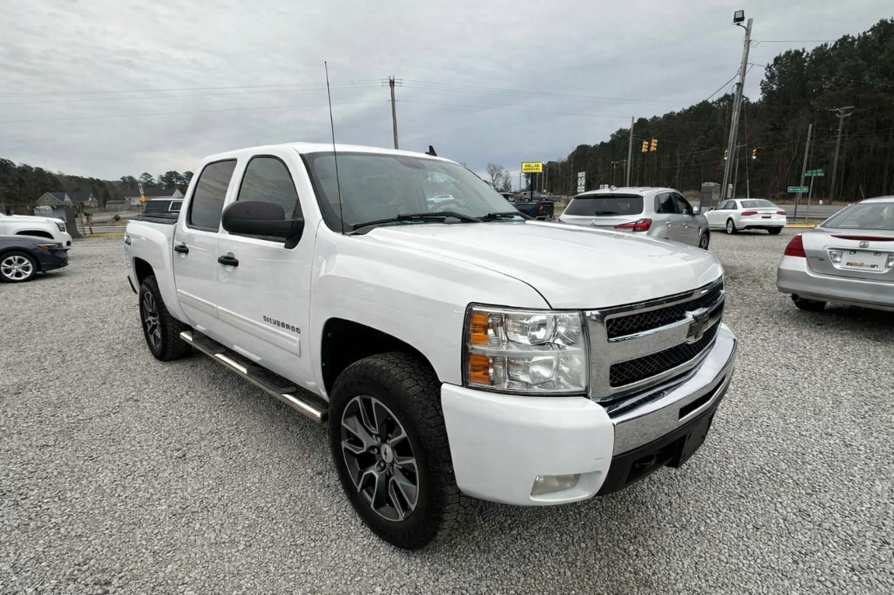 Chevrolet Silverado 1500 LT Crew Cab 4WD 2011